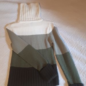 H&M Turtleneck sweater size 8( from Germany)
